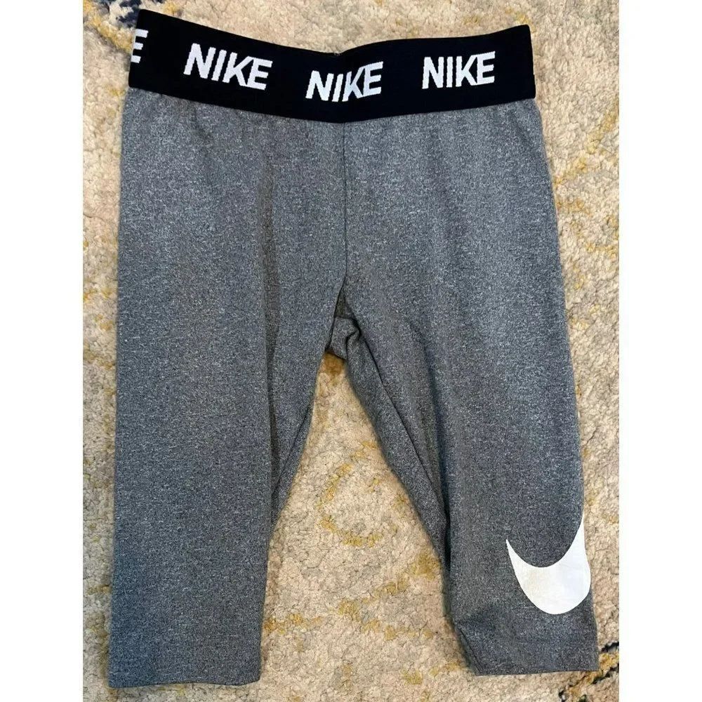 Nike Dri-Fit Gray Capri's (XS)